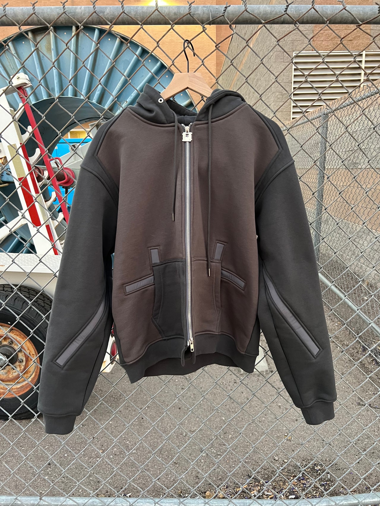 occlu zip hoodie